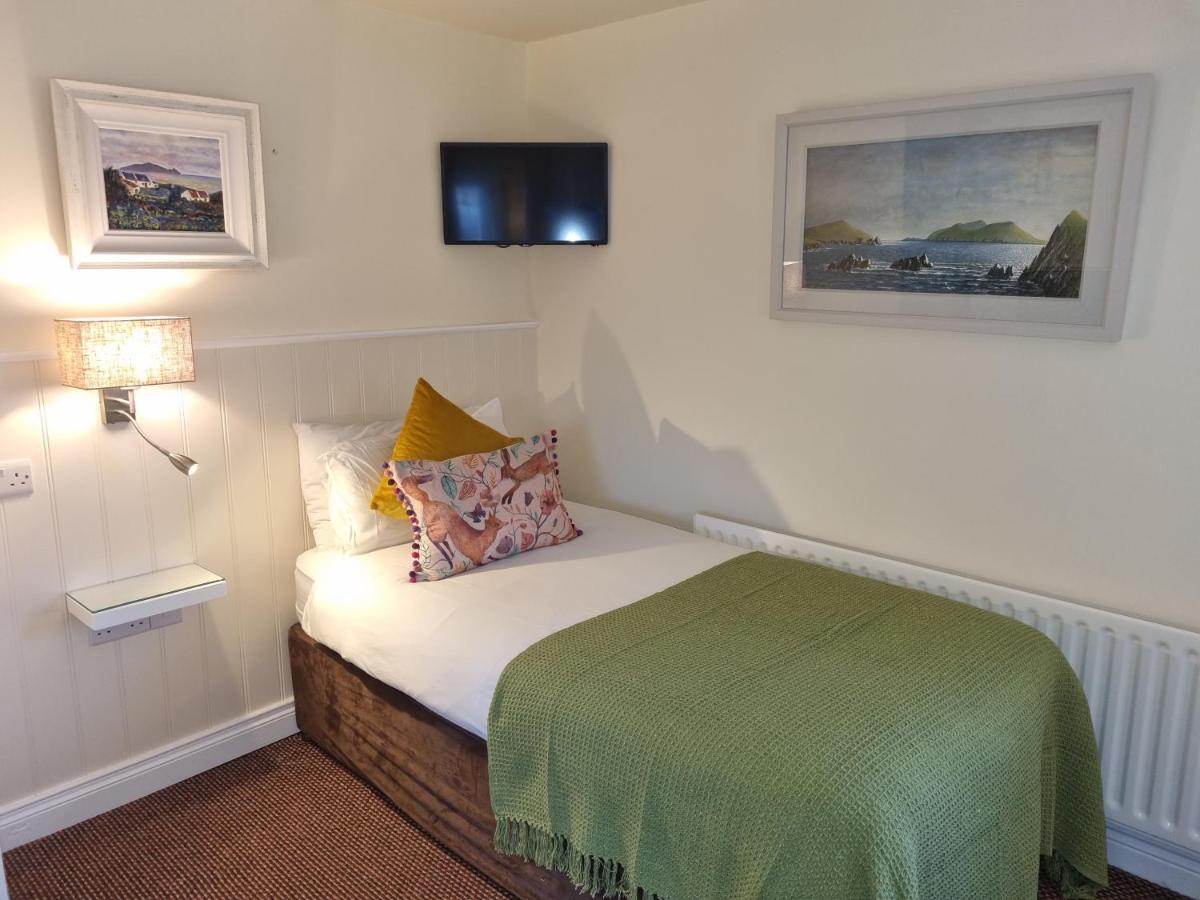 Ashe'S Accommodation Dingle Bagian luar foto