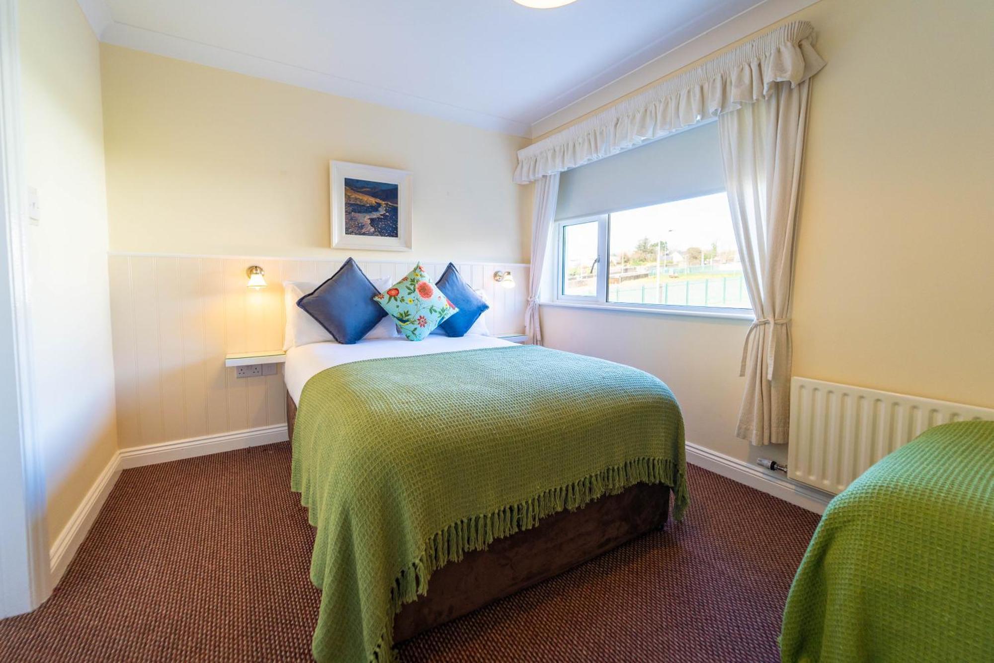 Ashe'S Accommodation Dingle Bagian luar foto