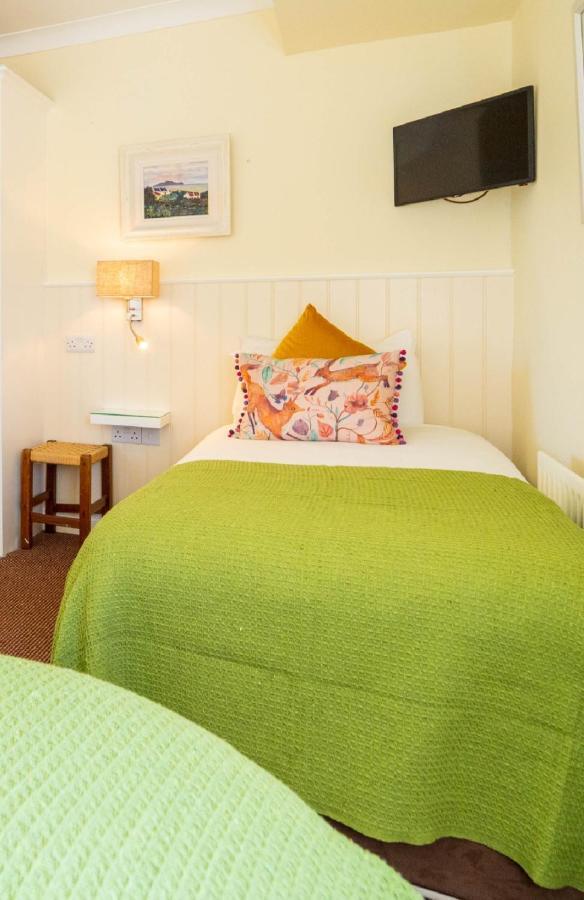 Ashe'S Accommodation Dingle Bagian luar foto