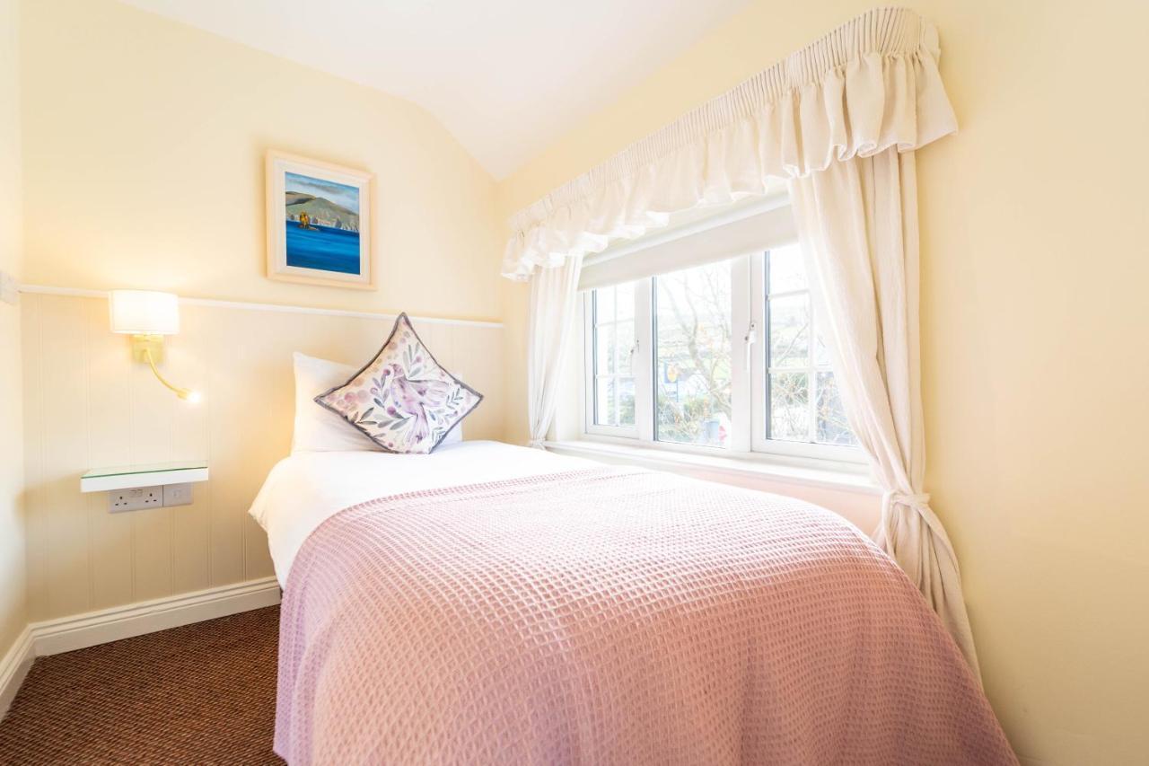 Ashe'S Accommodation Dingle Bagian luar foto