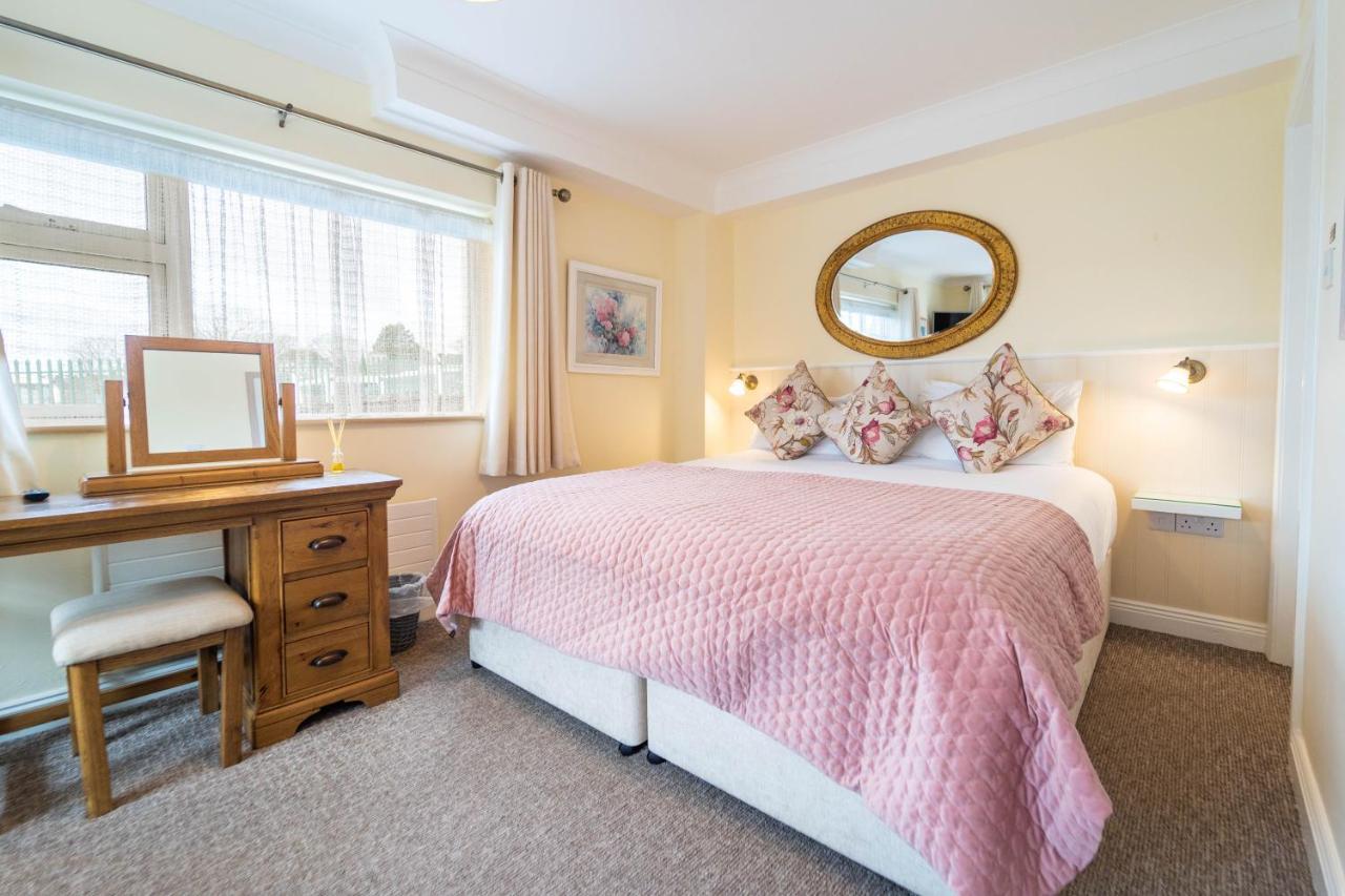 Ashe'S Accommodation Dingle Bagian luar foto